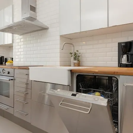 Koszykowa 2-bedroom For 4 Guests In The Center Of By Renters 华沙