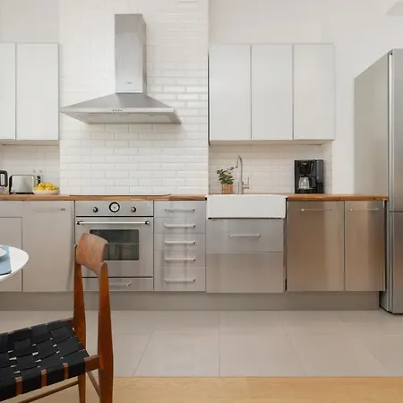 公寓 Koszykowa 2-bedroom For 4 Guests In The Center Of By Renters *