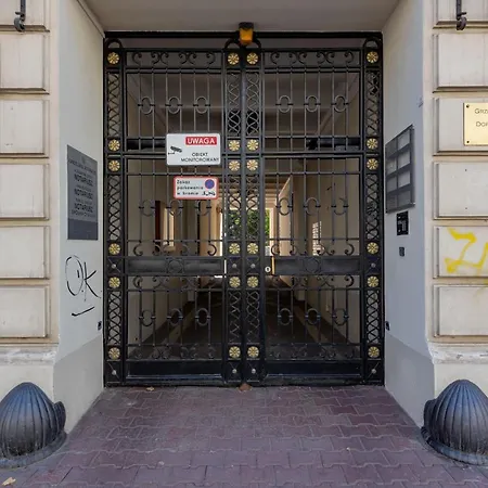 Koszykowa 2-bedroom For 4 Guests In The Center Of By Renters *