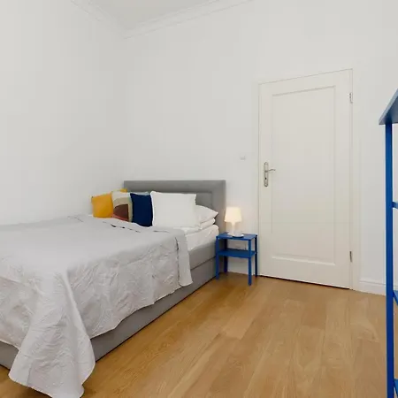 Koszykowa 2-bedroom For 4 Guests In The Center Of By Renters 公寓