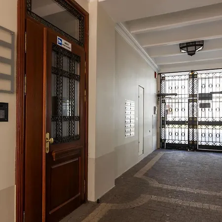 Koszykowa 2-bedroom For 4 Guests In The Center Of By Renters *